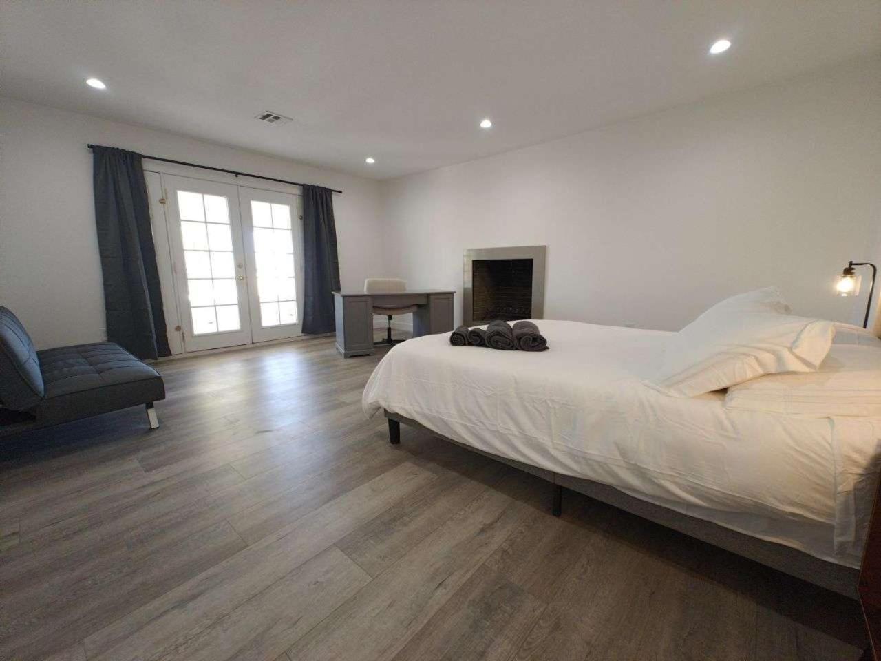 The Strip Is Just Around The Corner! Newly Renovated Luxury Modern Minimalist Villa With Large Pool! Las Vegas Exterior foto
