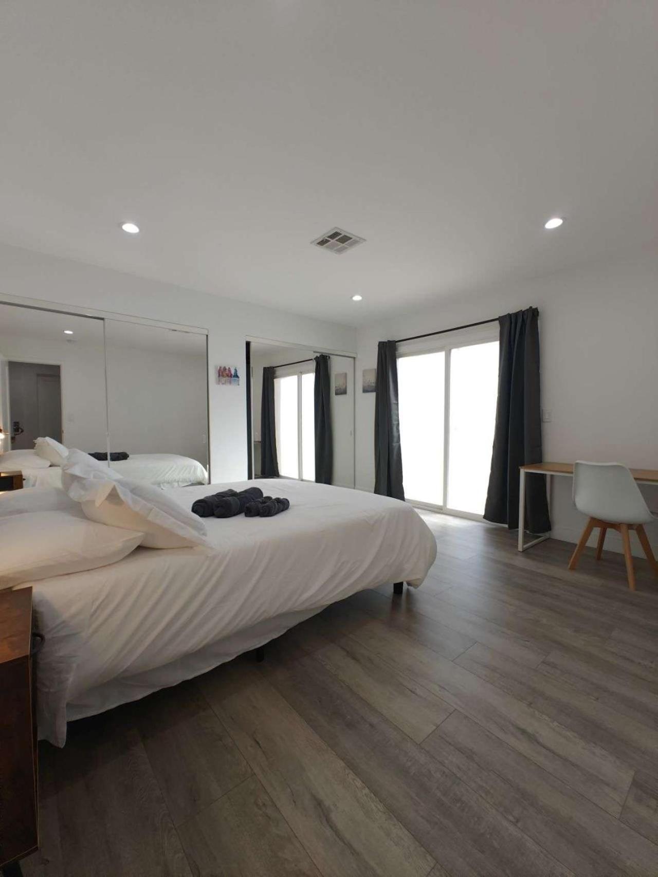 The Strip Is Just Around The Corner! Newly Renovated Luxury Modern Minimalist Villa With Large Pool! Las Vegas Exterior foto